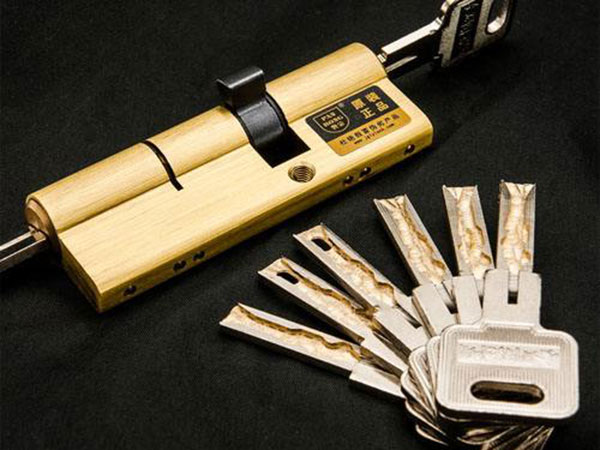 卢龙24小时上门开锁公司