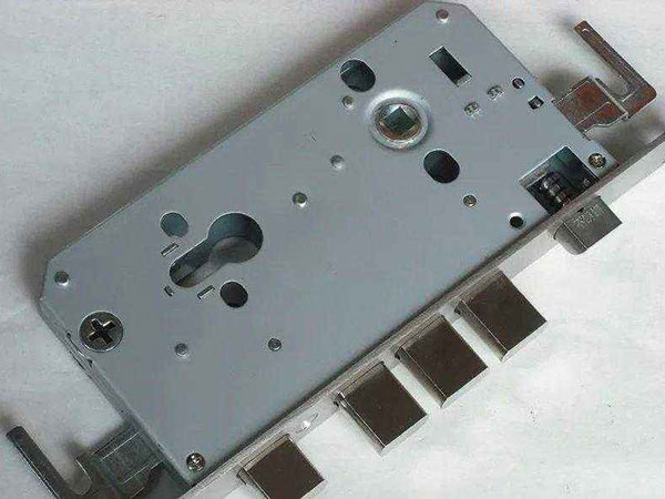 卢龙24小时上门开锁公司