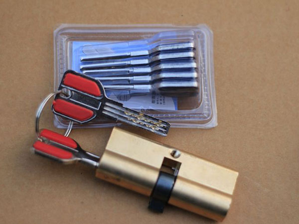 卢龙24小时上门开锁公司